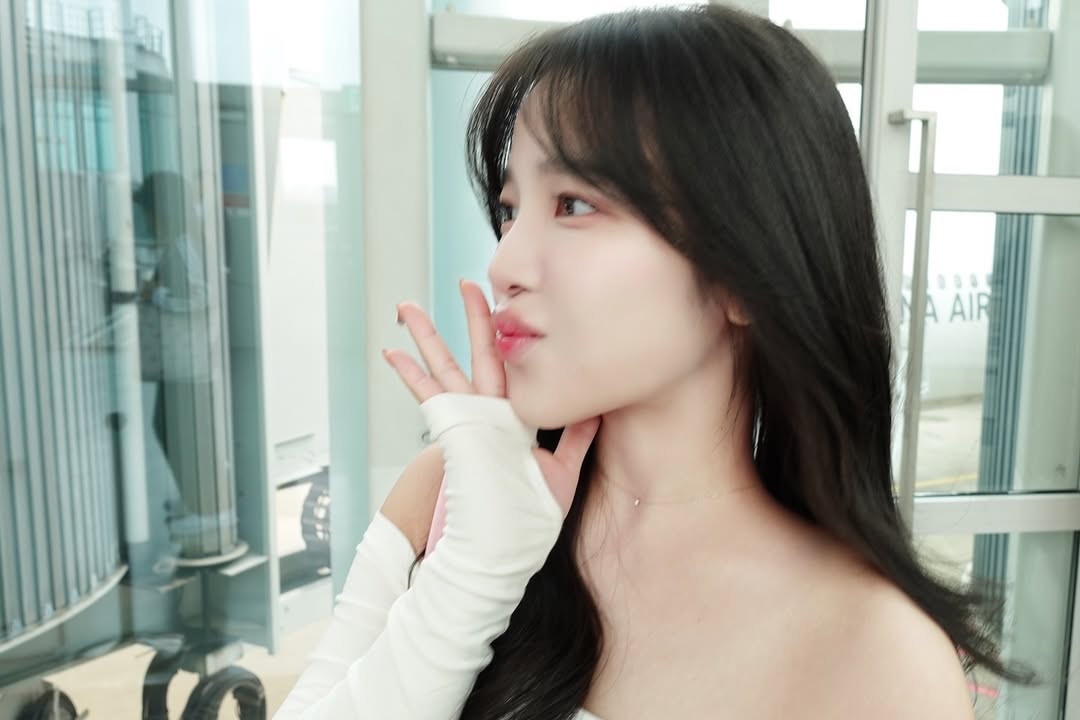 【正妹】天木じゅん机场自拍好迷人，甜美可亲的自拍风格！