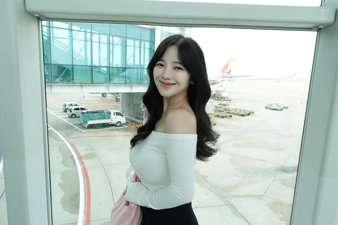 【正妹】天木じゅん机场自拍好迷人，甜美可亲的自拍风格！