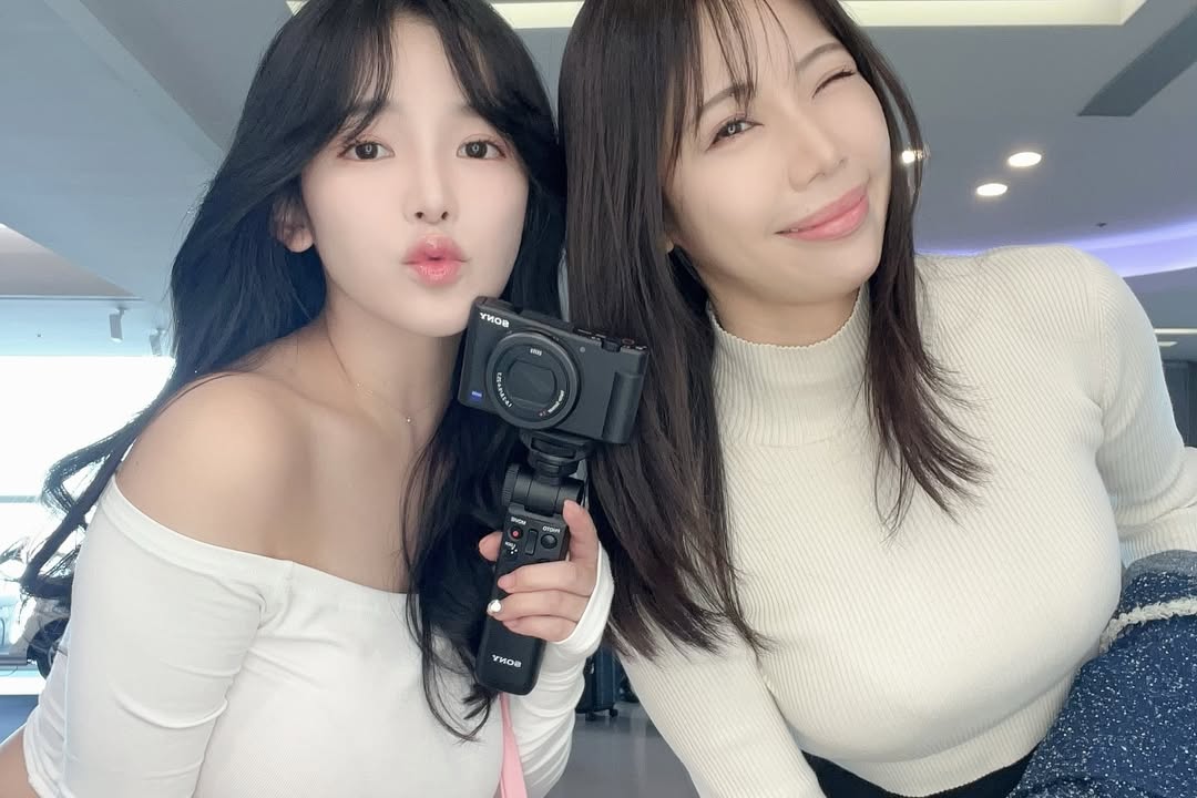 【正妹】天木じゅん机场自拍好迷人，甜美可亲的自拍风格！