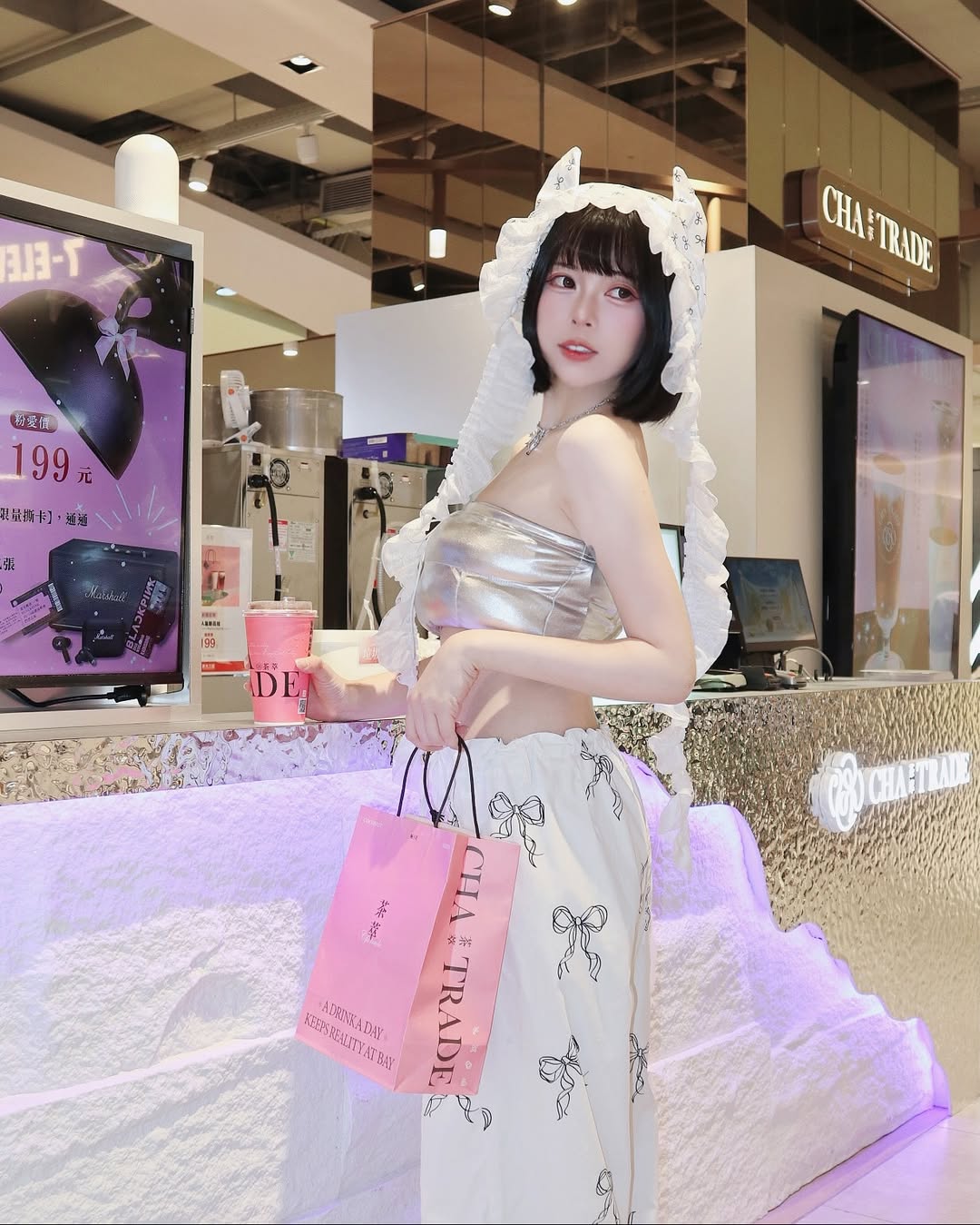 【正妹】Chubby糖 可爱装扮奶茶店拍照，一股清新而充满美学宣言！