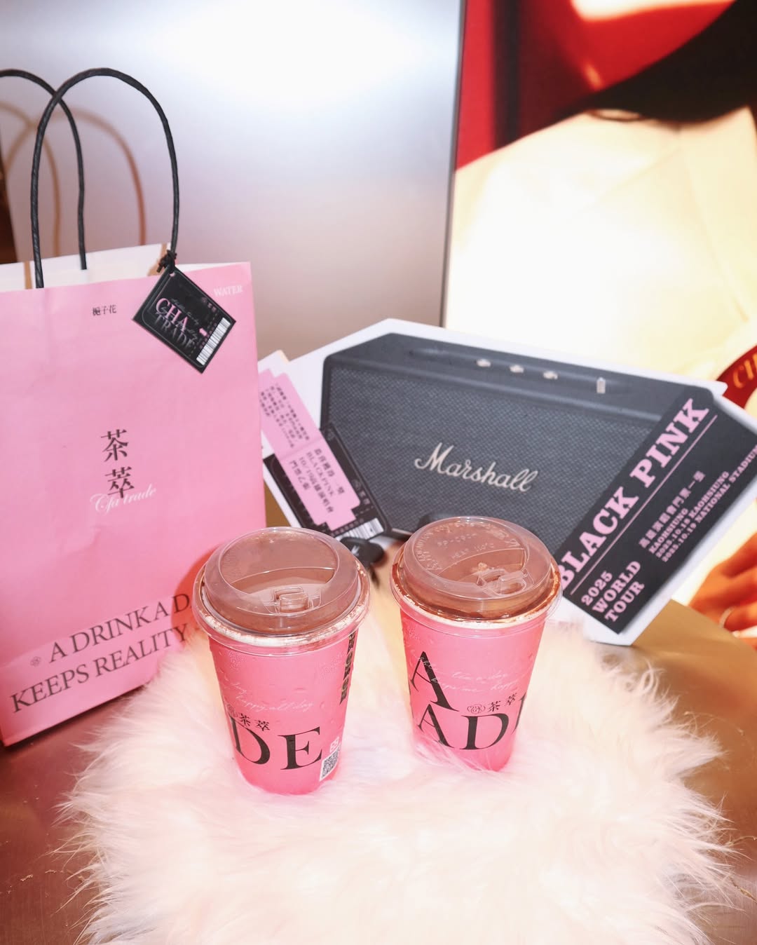 【正妹】Chubby糖 可爱装扮奶茶店拍照，一股清新而充满美学宣言！