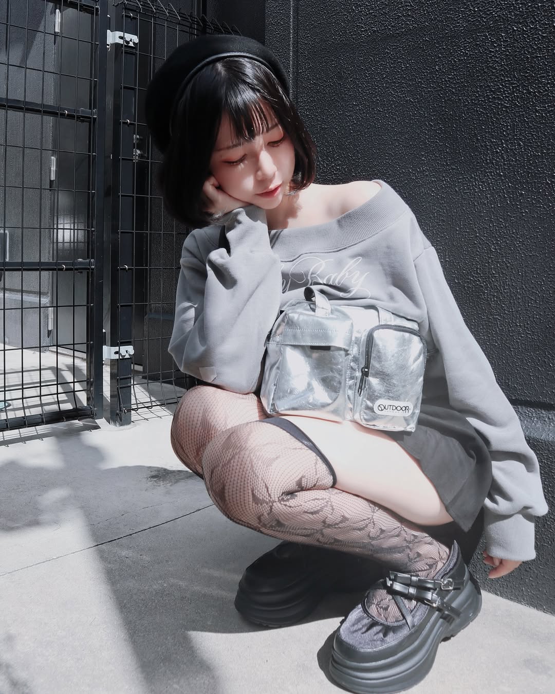 【正妹】Chubby糖 黑丝休闲装街拍，轻松的方式展现自我！