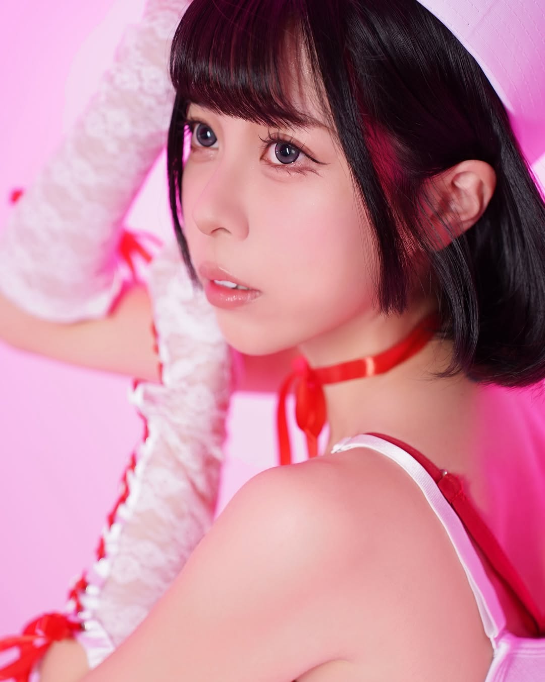 【正妹】Chubby糖 白色运动内衣写真，性感结合了时尚元素！