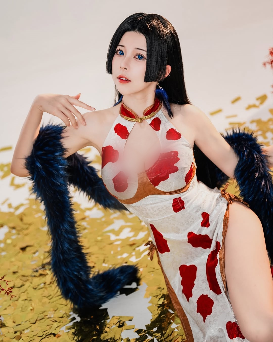 【正妹】Chubby糖 大长腿旗袍写真，纯净、简约与现代感！