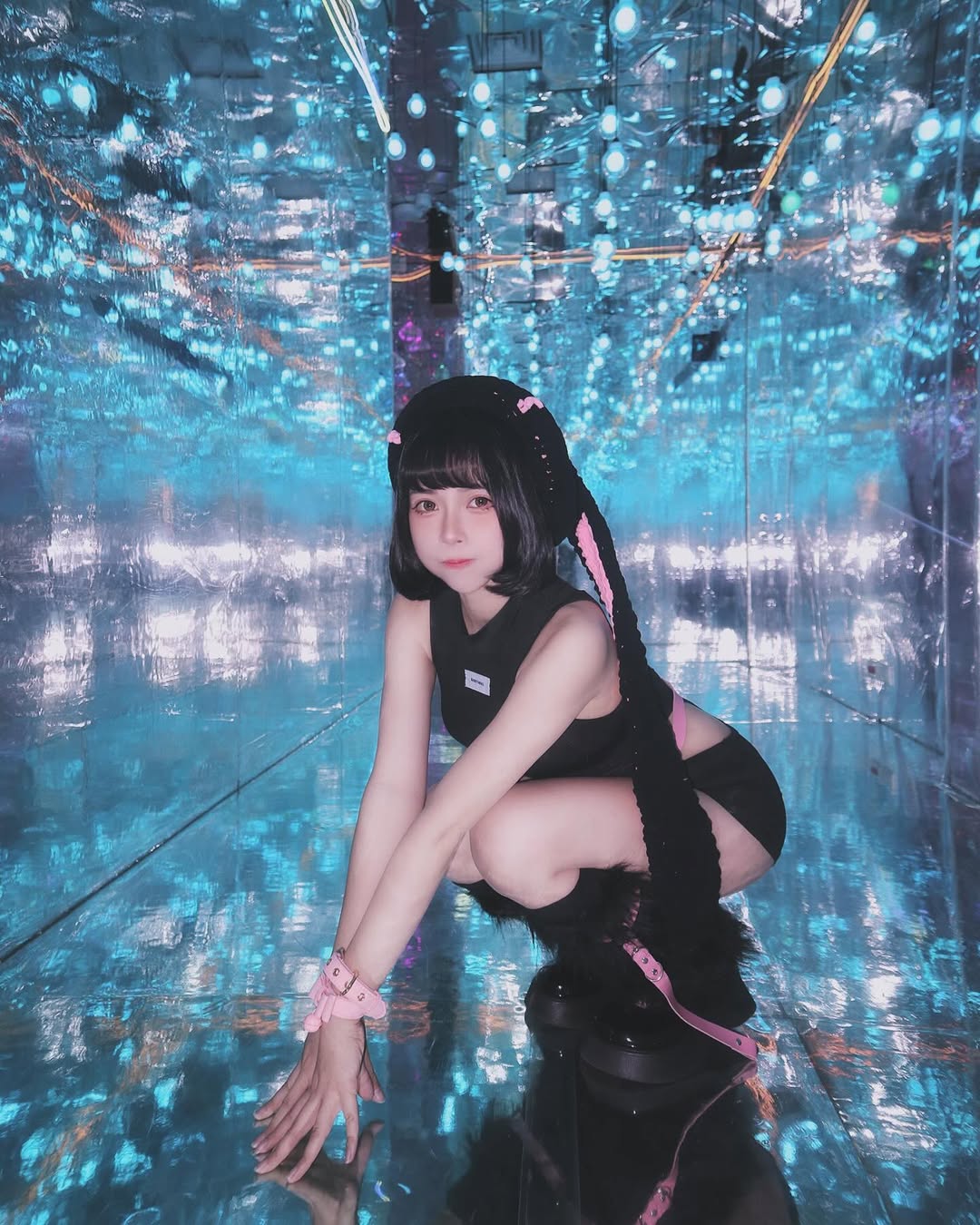 【正妹】Chubby糖 小兔子装扮写真，自信的姿态和优雅线条！