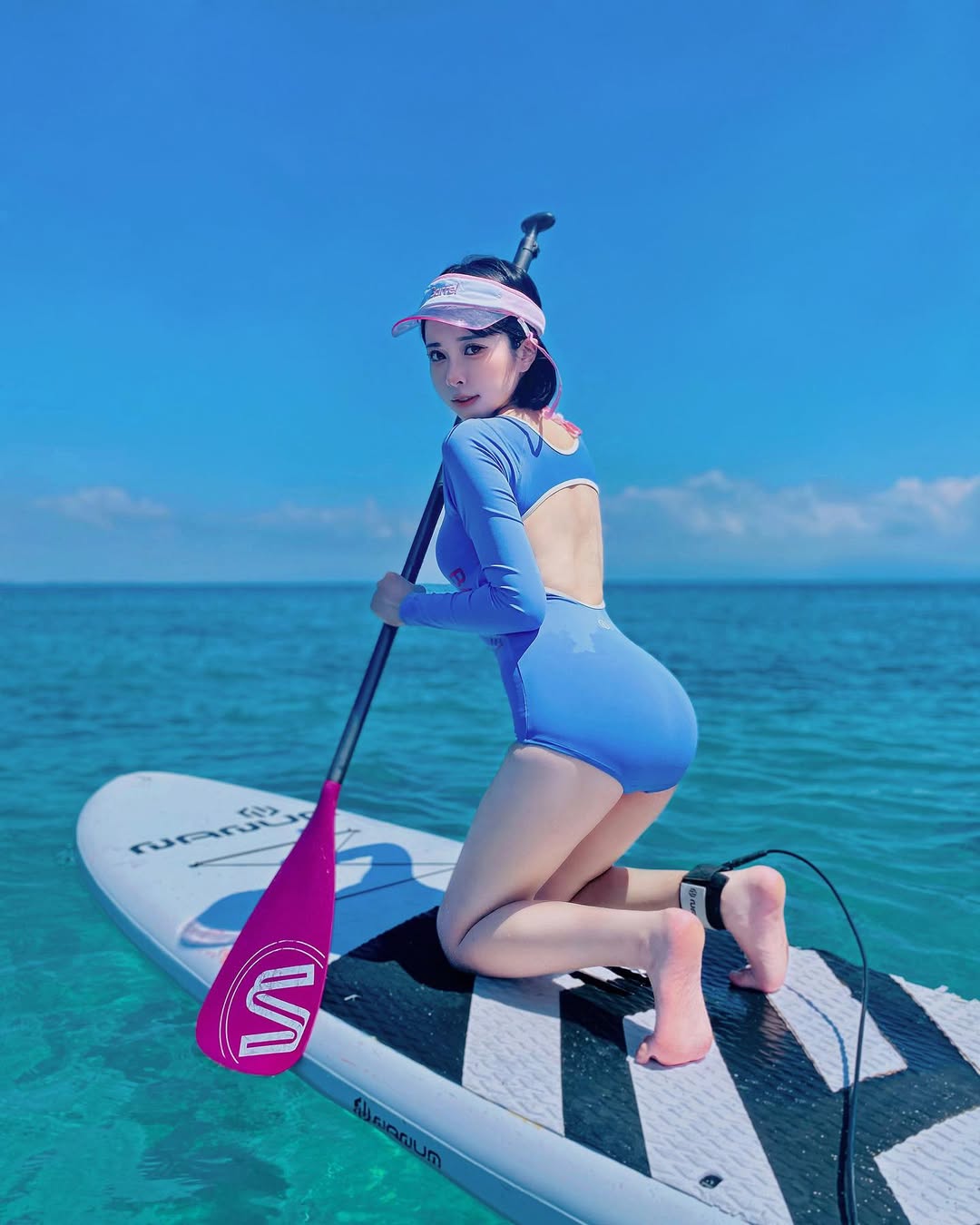 【正妹】Chubby糖 连体泳装写真，回眸笑意含蓄的魅力！