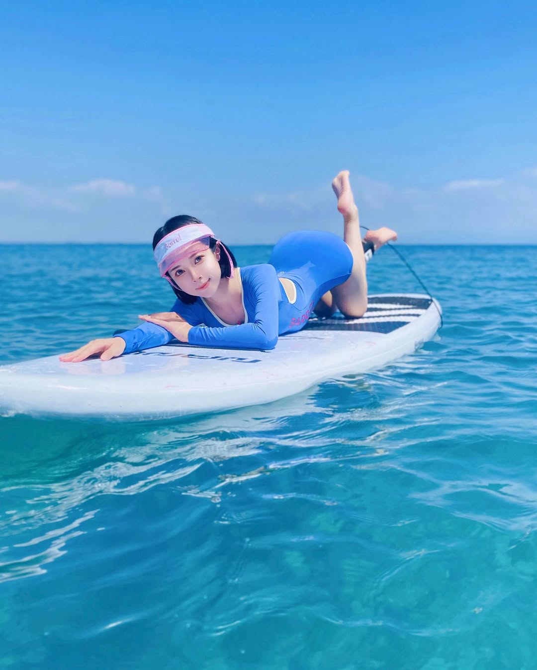 【正妹】Chubby糖 连体泳装写真，回眸笑意含蓄的魅力！