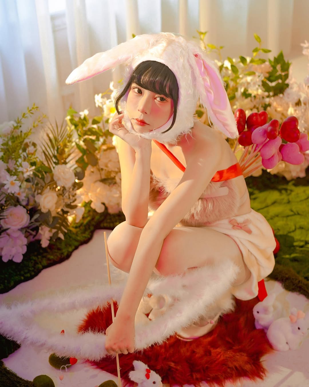 【正妹】Chubby糖 超甜兔子装写真，肌肤上闪烁微笑温暖！