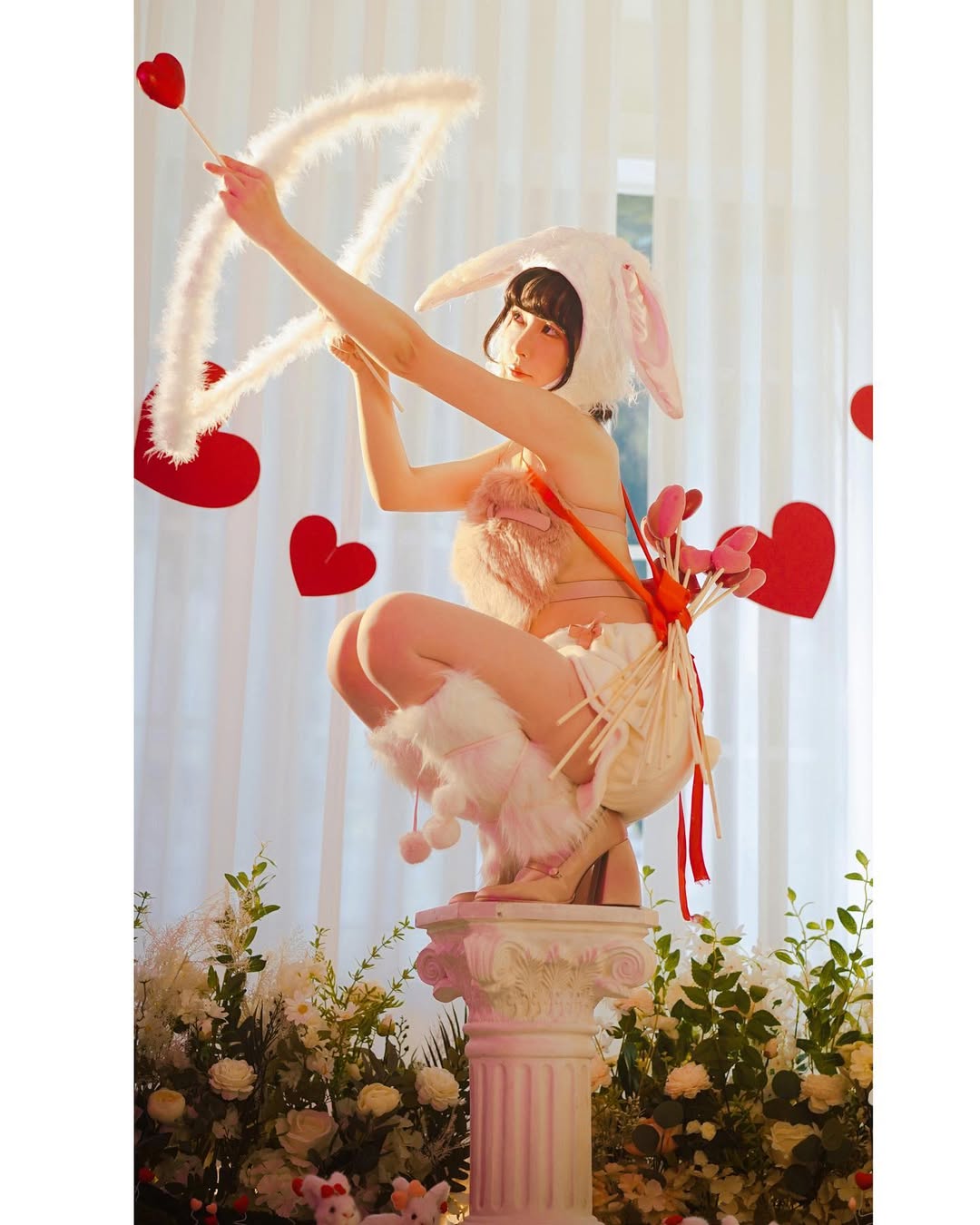 【正妹】Chubby糖 超甜兔子装写真，肌肤上闪烁微笑温暖！