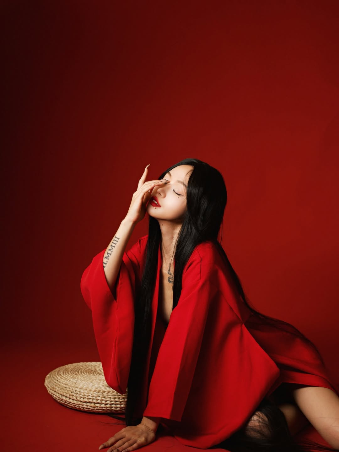 【正妹】Jolin 暗黑系艺术照，烦感受到照片之外的温度！