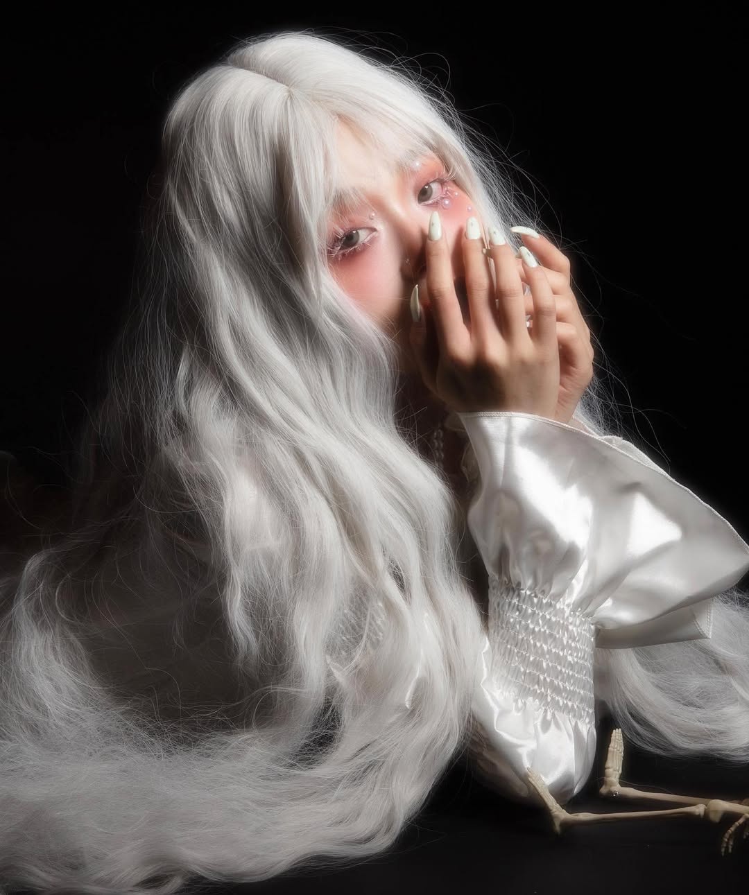 【正妹】Jolin 白化吸血鬼公主，冷艳而不可侵犯！