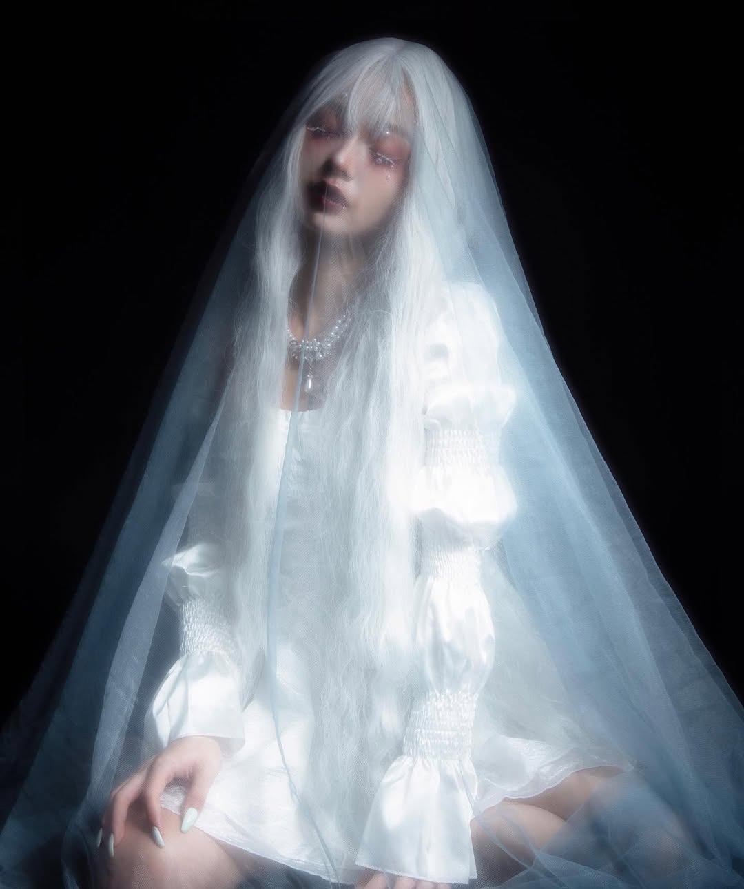 【正妹】Jolin 白化吸血鬼公主，冷艳而不可侵犯！