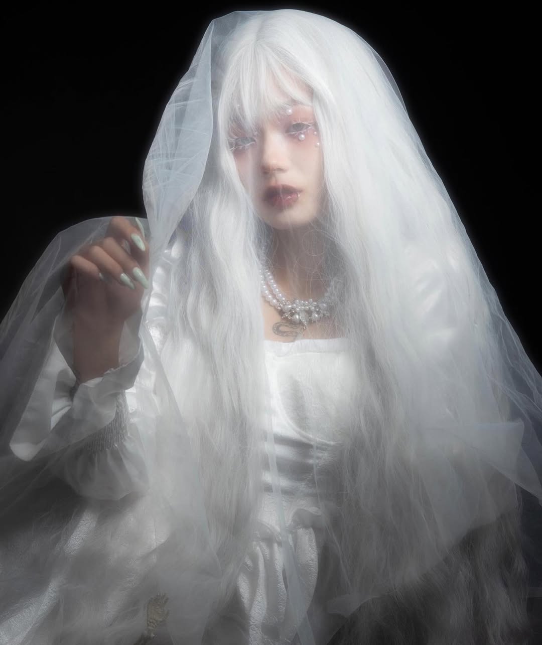 【正妹】Jolin 白化吸血鬼公主，冷艳而不可侵犯！