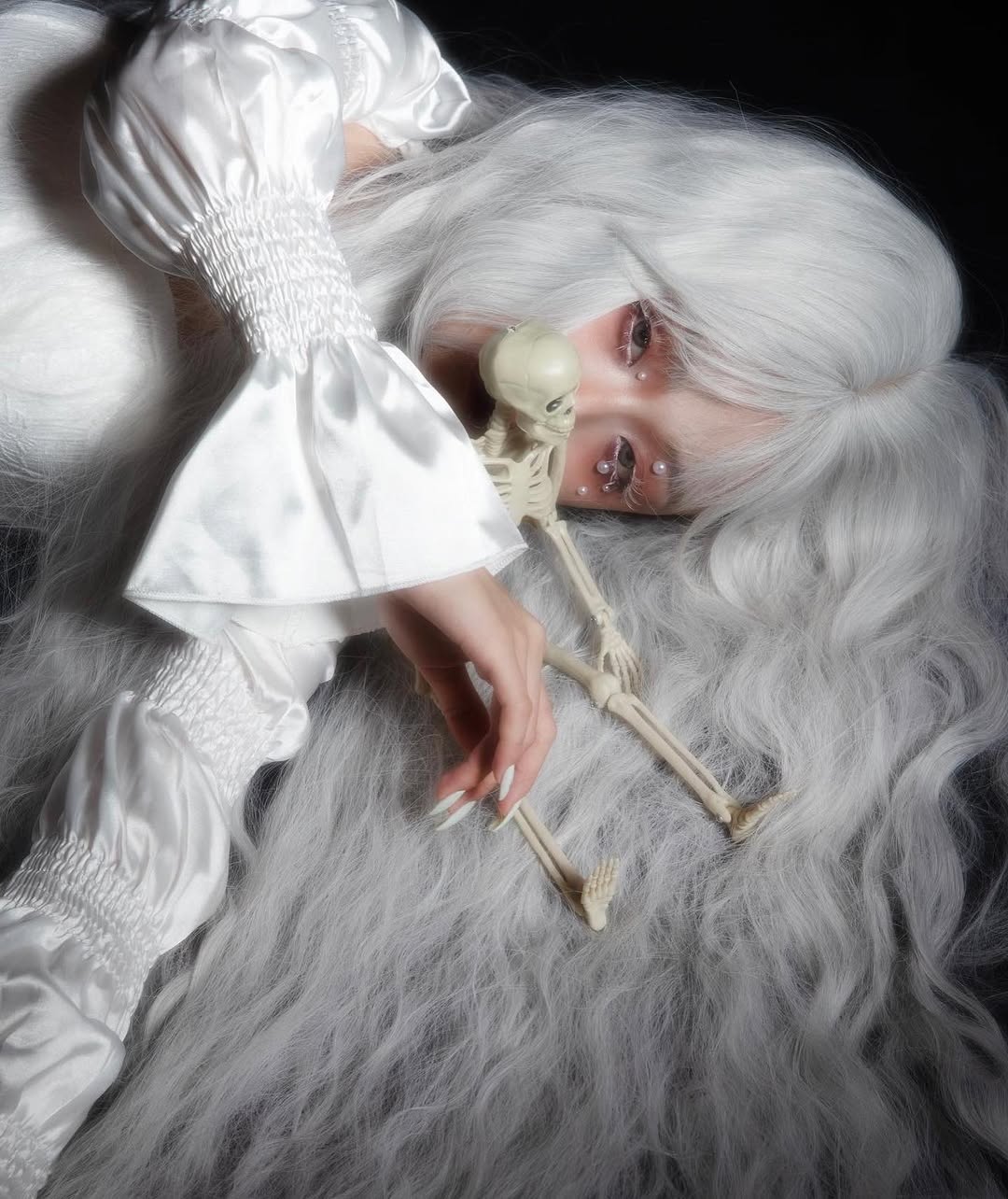 【正妹】Jolin 白化吸血鬼公主，冷艳而不可侵犯！