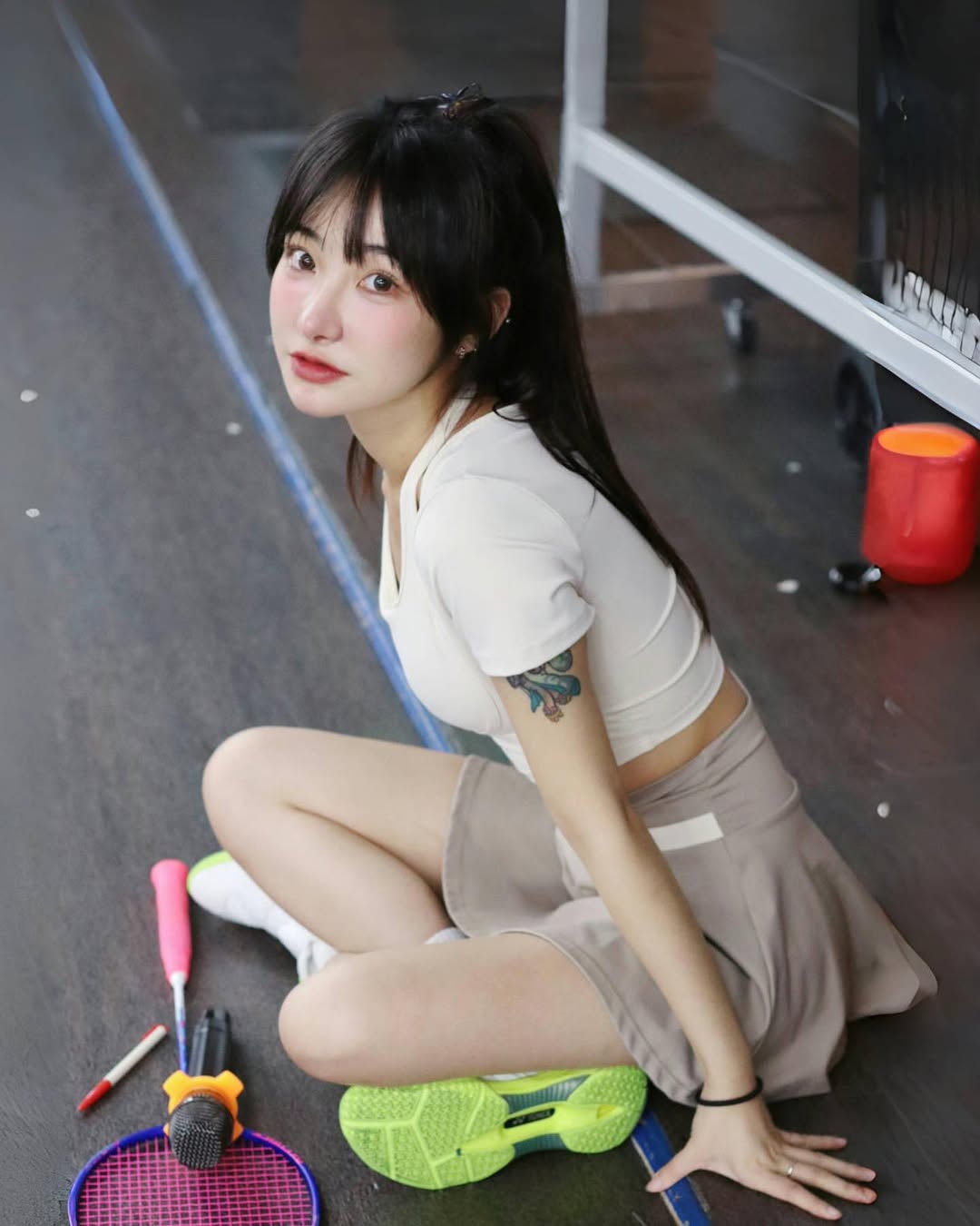 【正妹】梗梗与羽毛球的美好瞬间，羽动青春甜美如光！