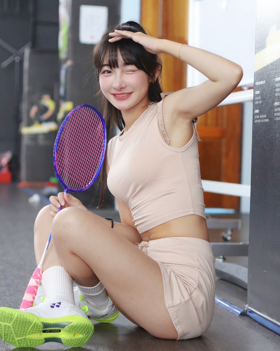 【正妹】梗梗与羽毛球的美好瞬间，羽动青春甜美如光！