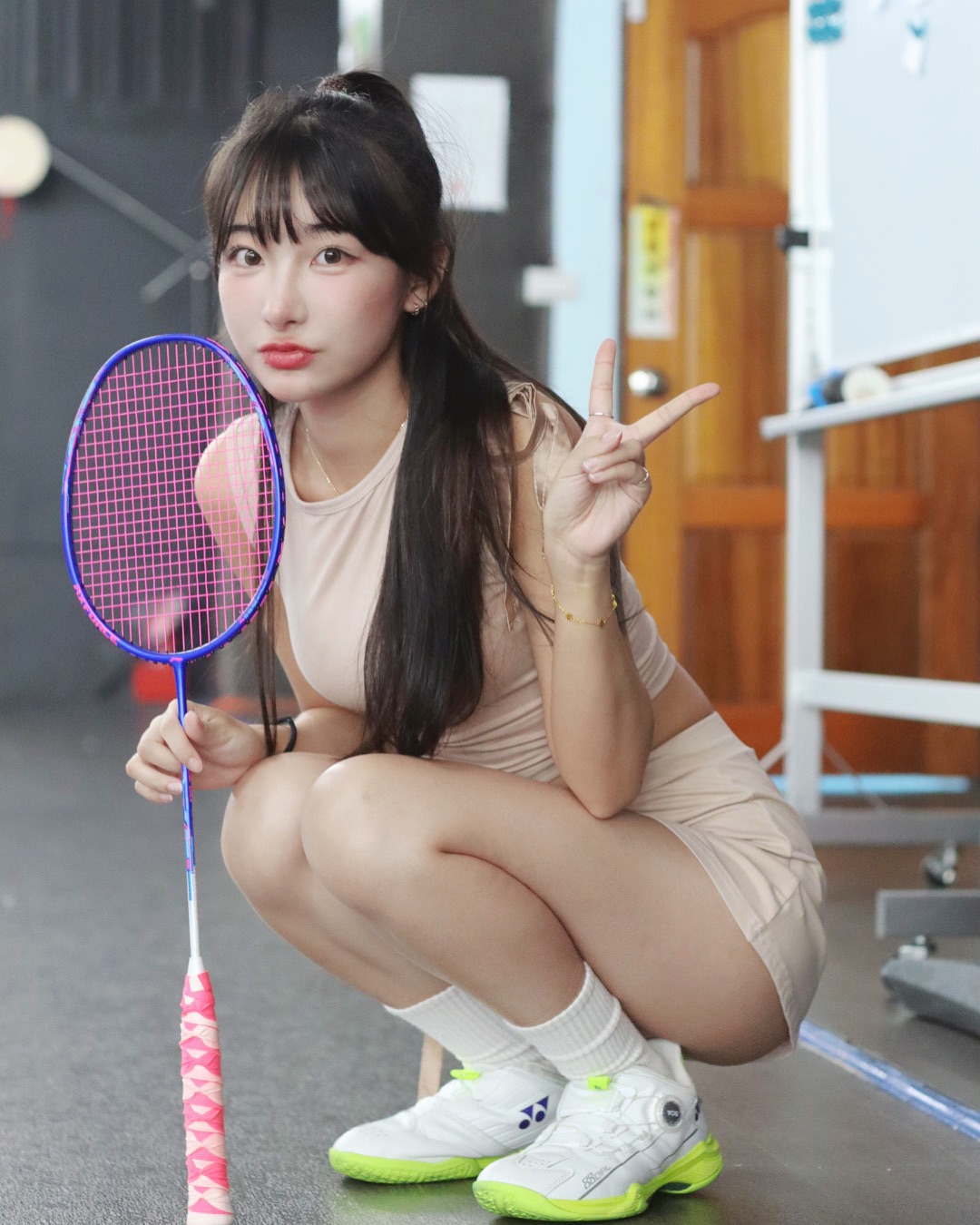 【正妹】梗梗与羽毛球的美好瞬间，羽动青春甜美如光！