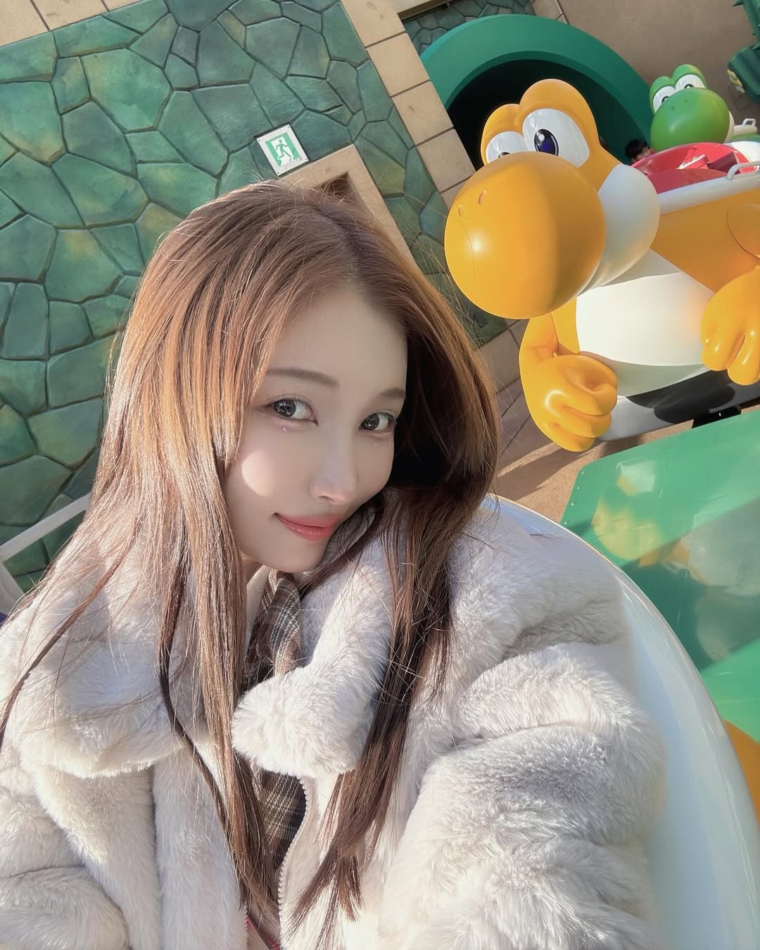 【正妹】娜娜米游乐场美照，拥抱生活的每一次精彩瞬间！