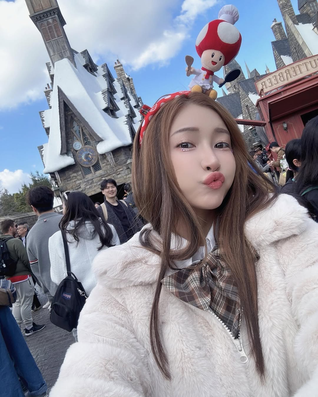 【正妹】娜娜米游乐场美照，拥抱生活的每一次精彩瞬间！