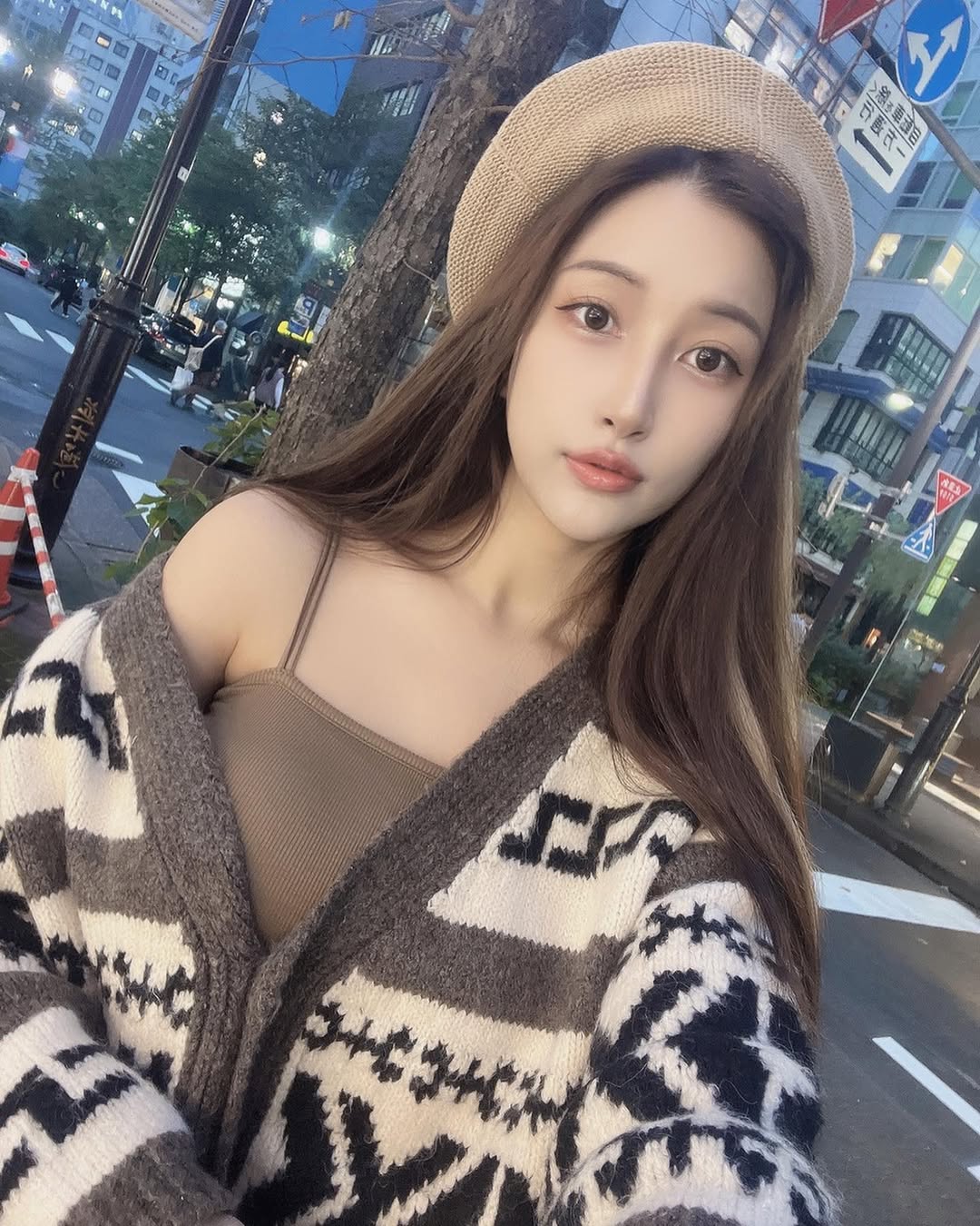 【正妹】娜娜米街拍高颜值，以微笑迎接未知的明天！