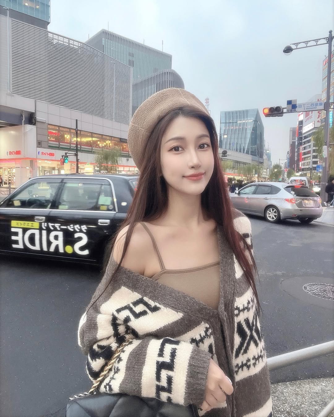 【正妹】娜娜米街拍高颜值，以微笑迎接未知的明天！