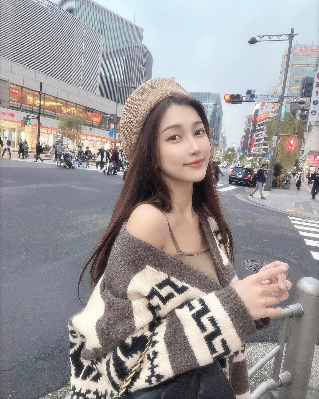 【正妹】娜娜米街拍高颜值，以微笑迎接未知的明天！