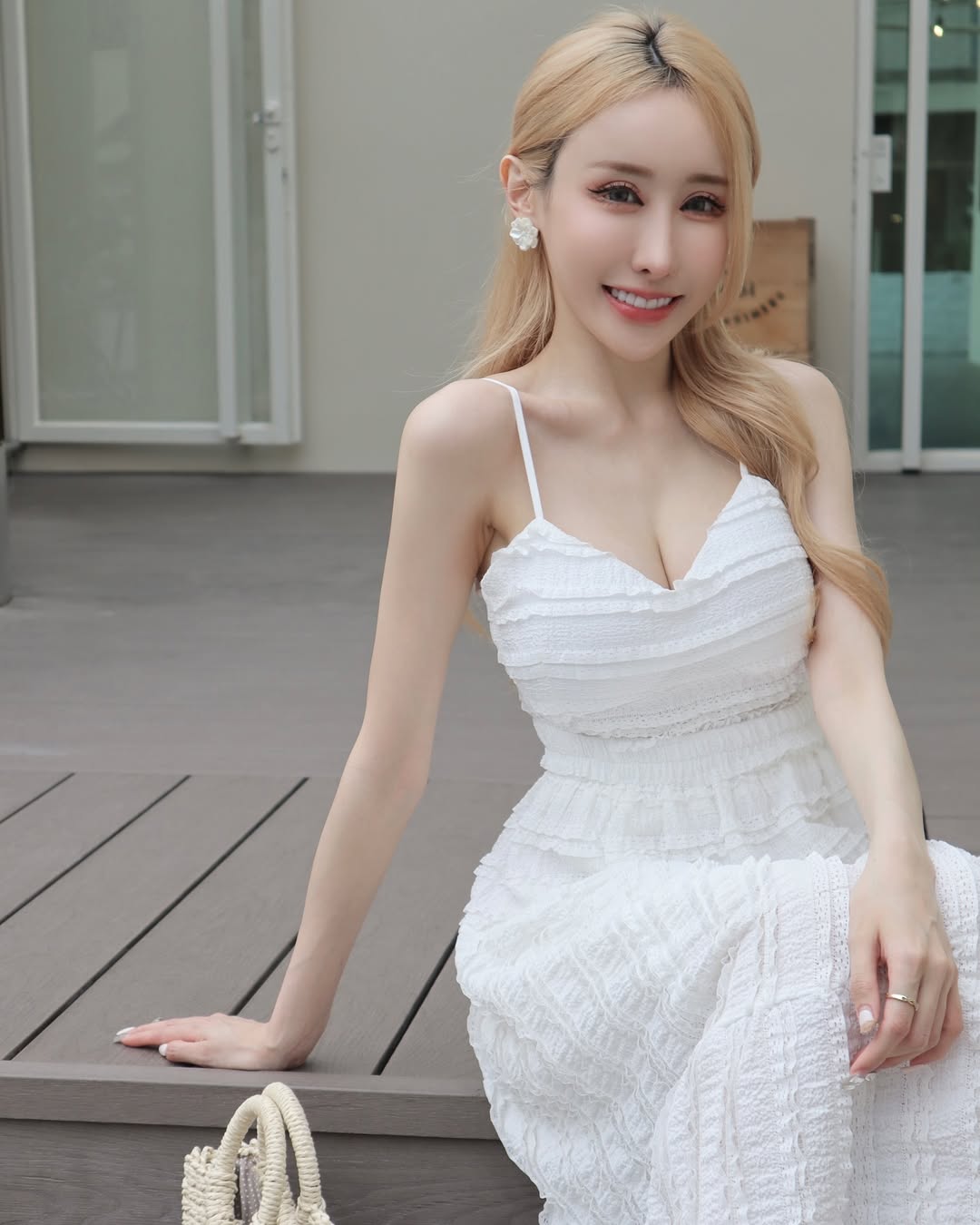 【正妹】金发洁儿的甜笑，瞬间融化了整个夏天！