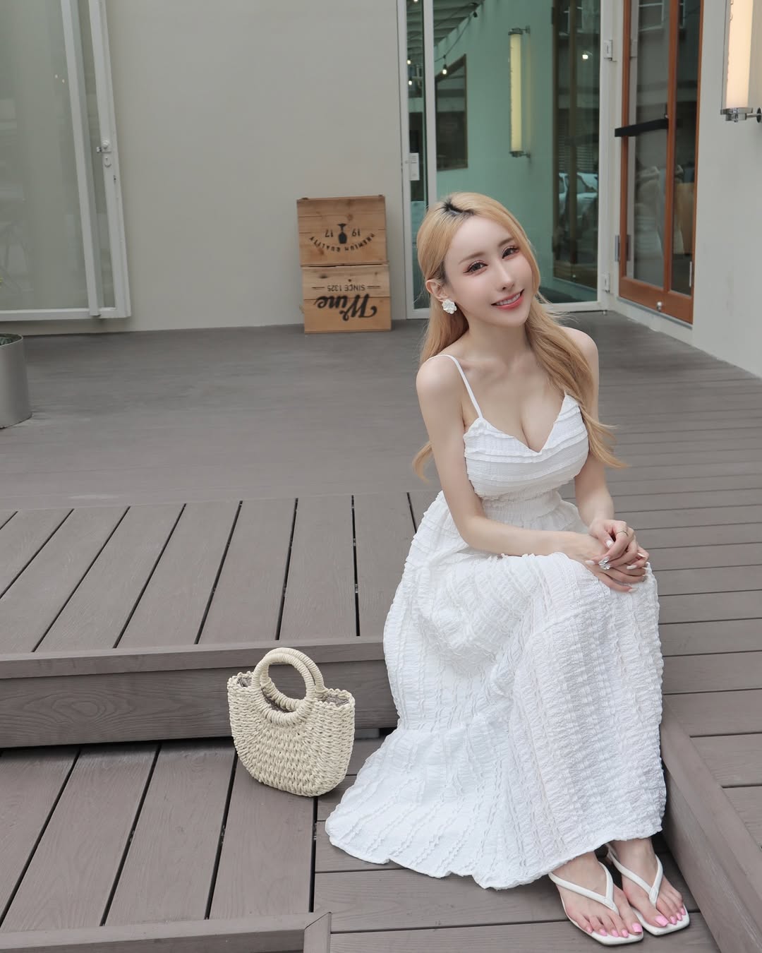 【正妹】金发洁儿的甜笑，瞬间融化了整个夏天！