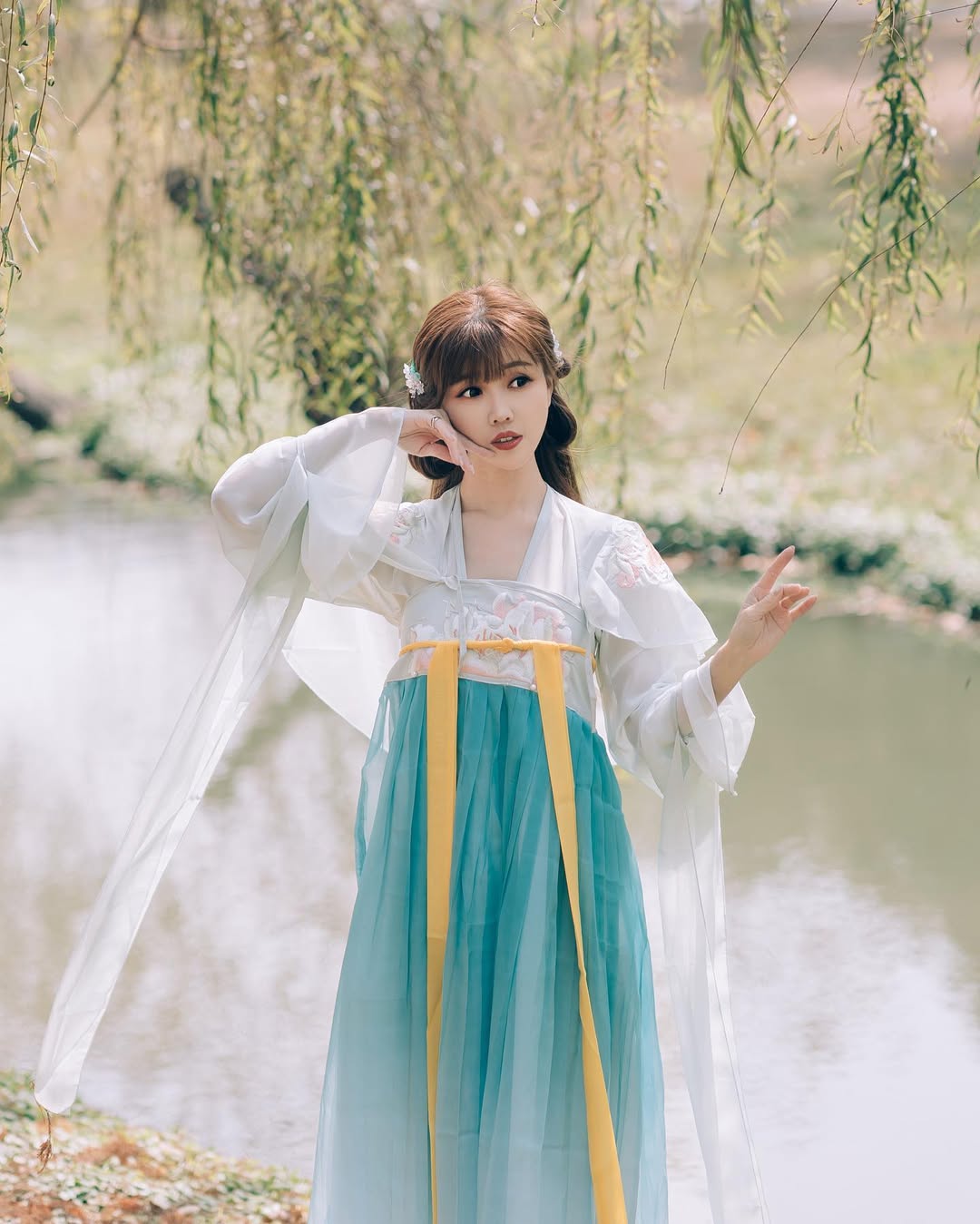 【正妹】凯蒂老师古装典雅美照，东方传统的静谧与优雅！