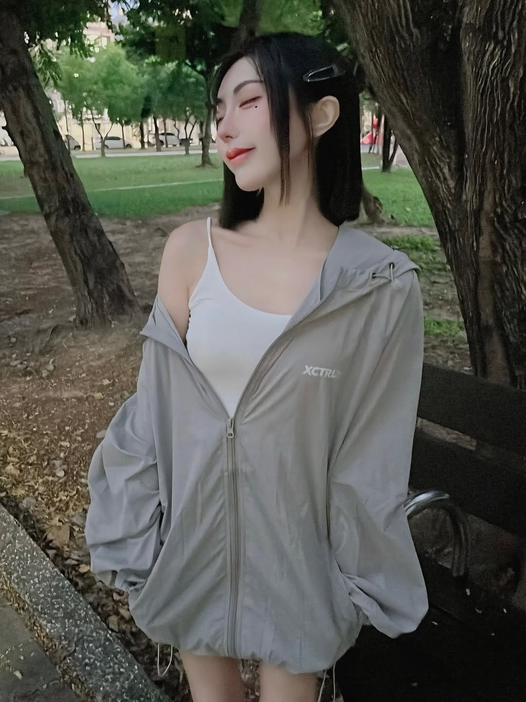 【正妹】林莹街拍大长腿惊艳，休闲穿搭也同样吸睛！