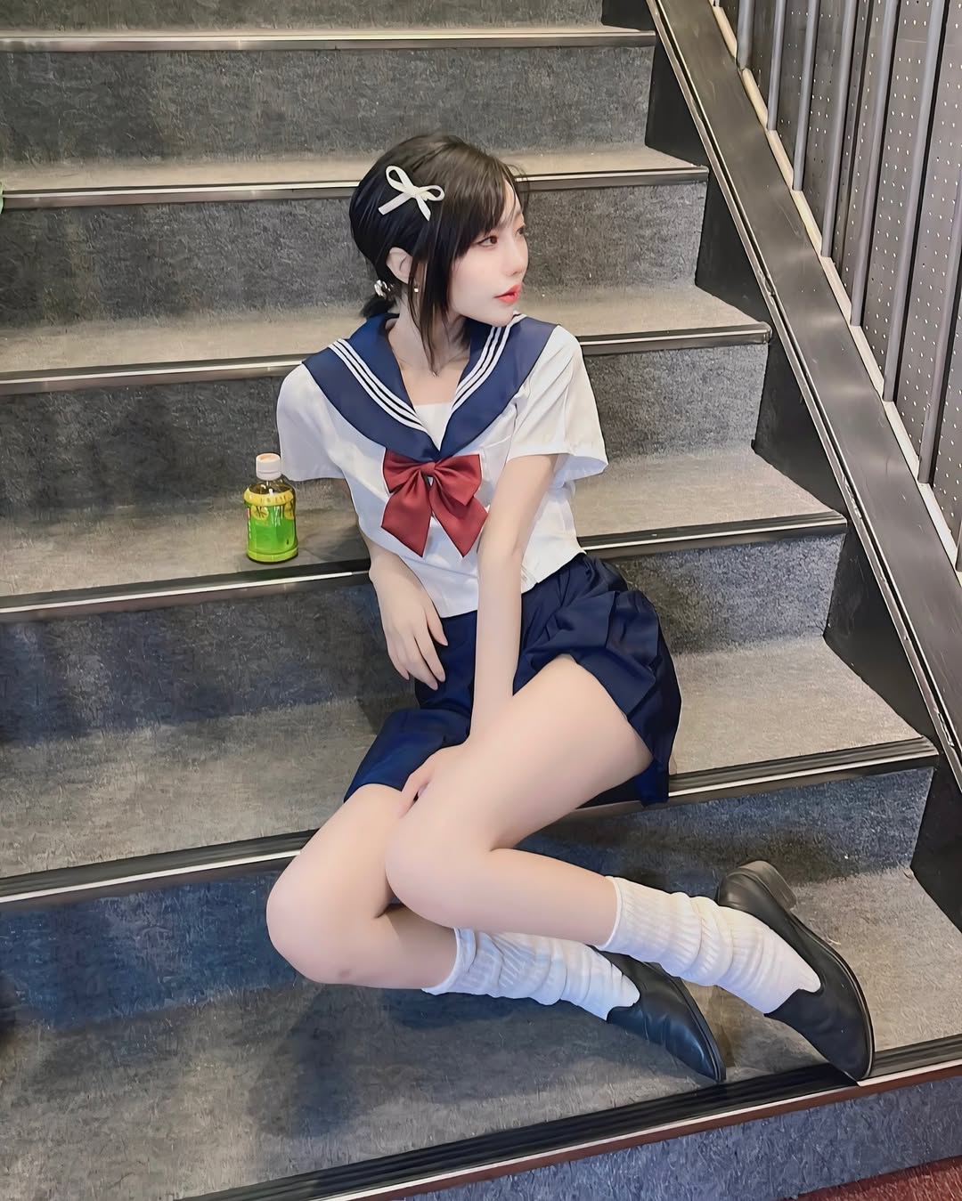 【正妹】林莹JK制服街拍，微妙性感与自信感！