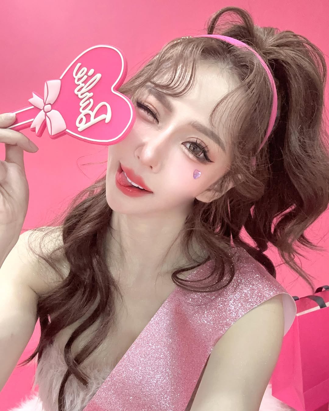 【正妹】蘇珊 Susan 芭比娃娃写真，魅惑双眼就吸引粉丝的驻足！