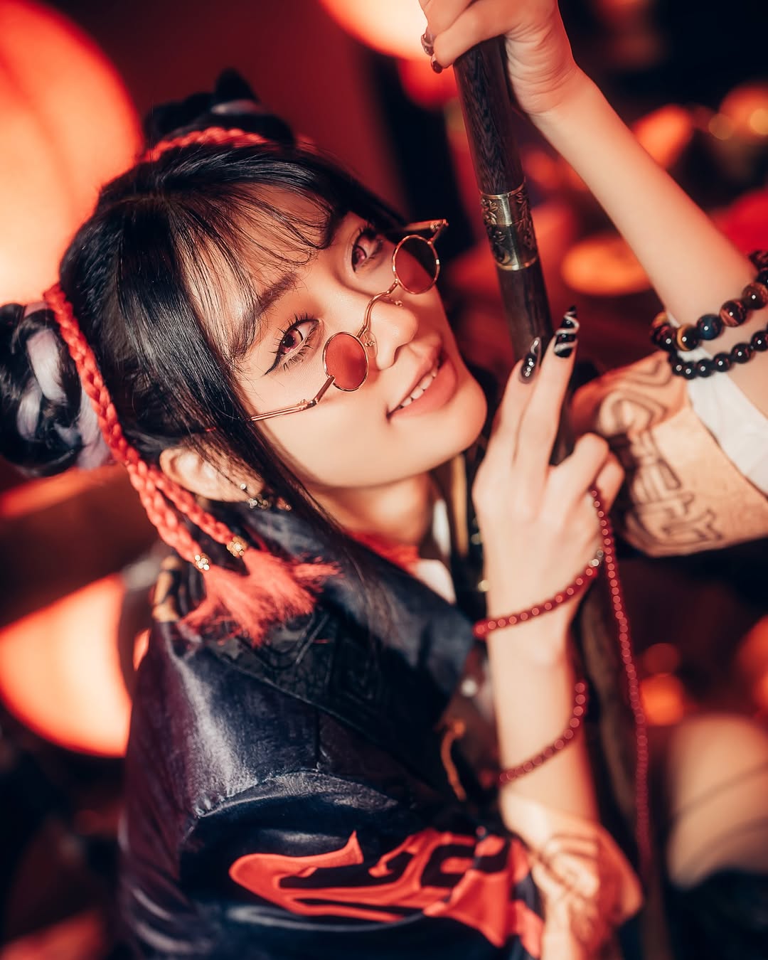 【正妹】妍妍angel女道士装扮写真，顺风顺水顺财神发财发财！