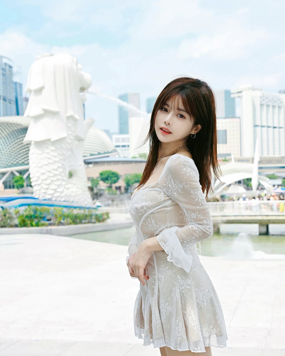 【正妹】小花姐接蕾丝连衣裙，公园新的视角重新认识美好！