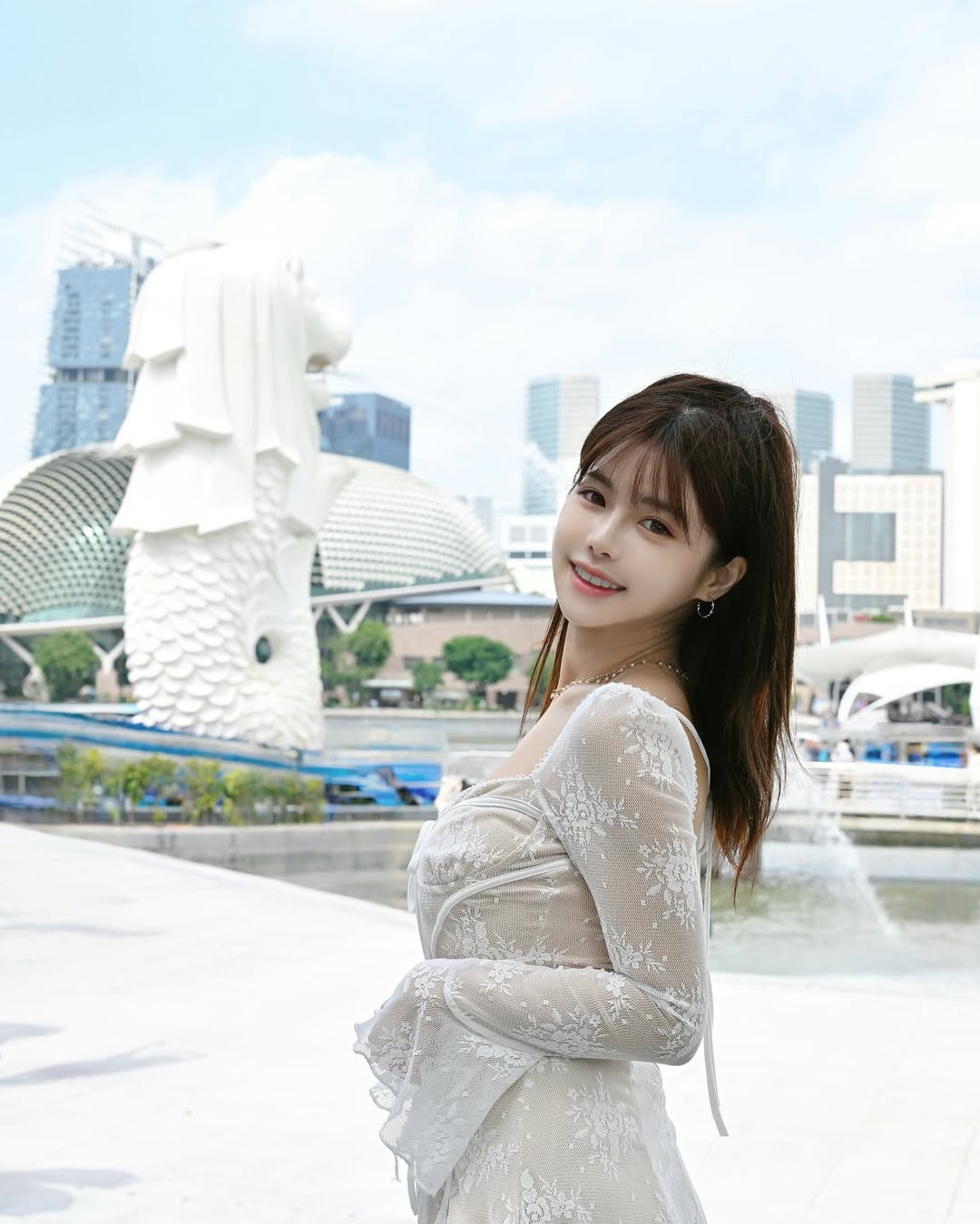 【正妹】小花姐接蕾丝连衣裙，公园新的视角重新认识美好！