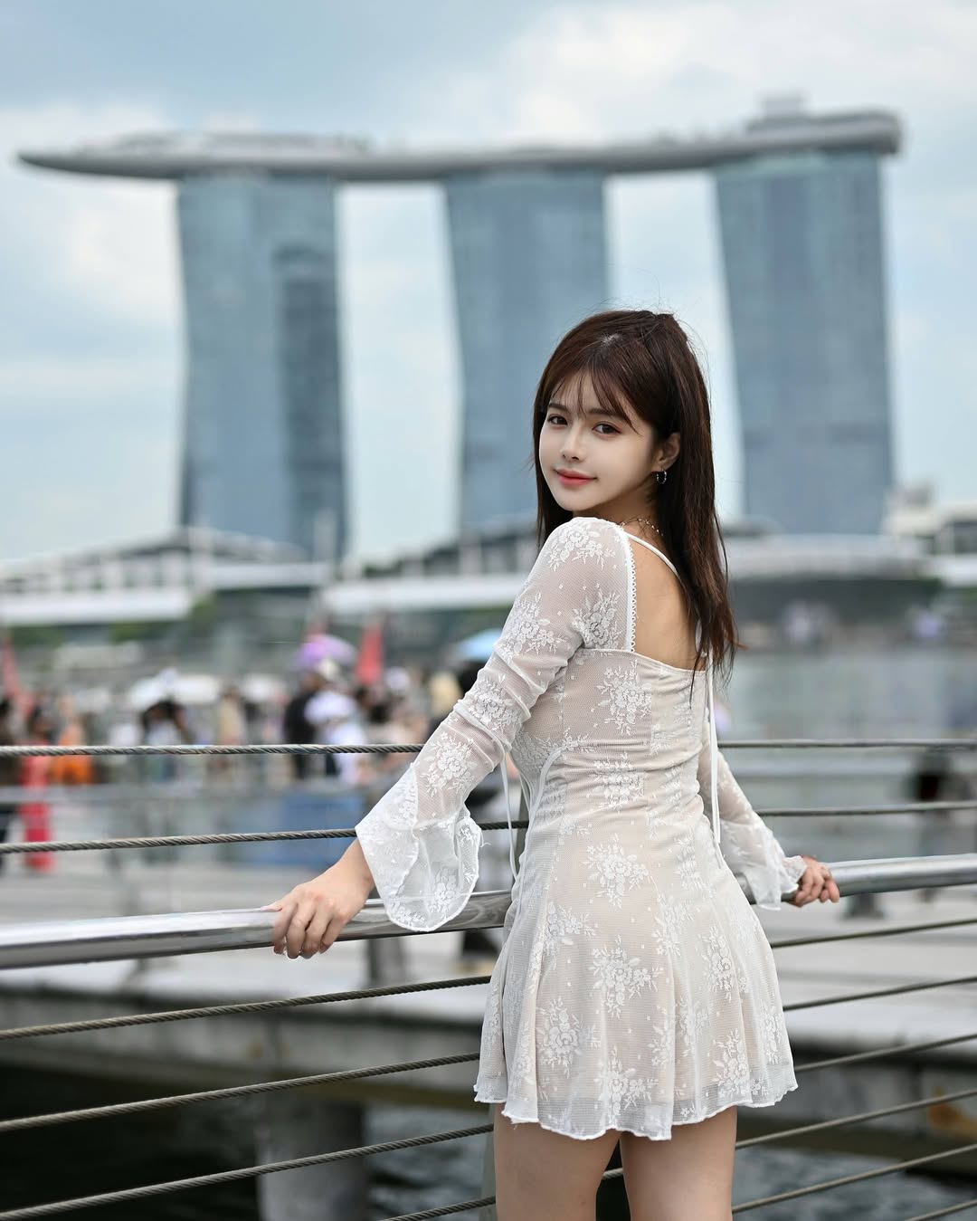 【正妹】小花姐接蕾丝连衣裙，公园新的视角重新认识美好！