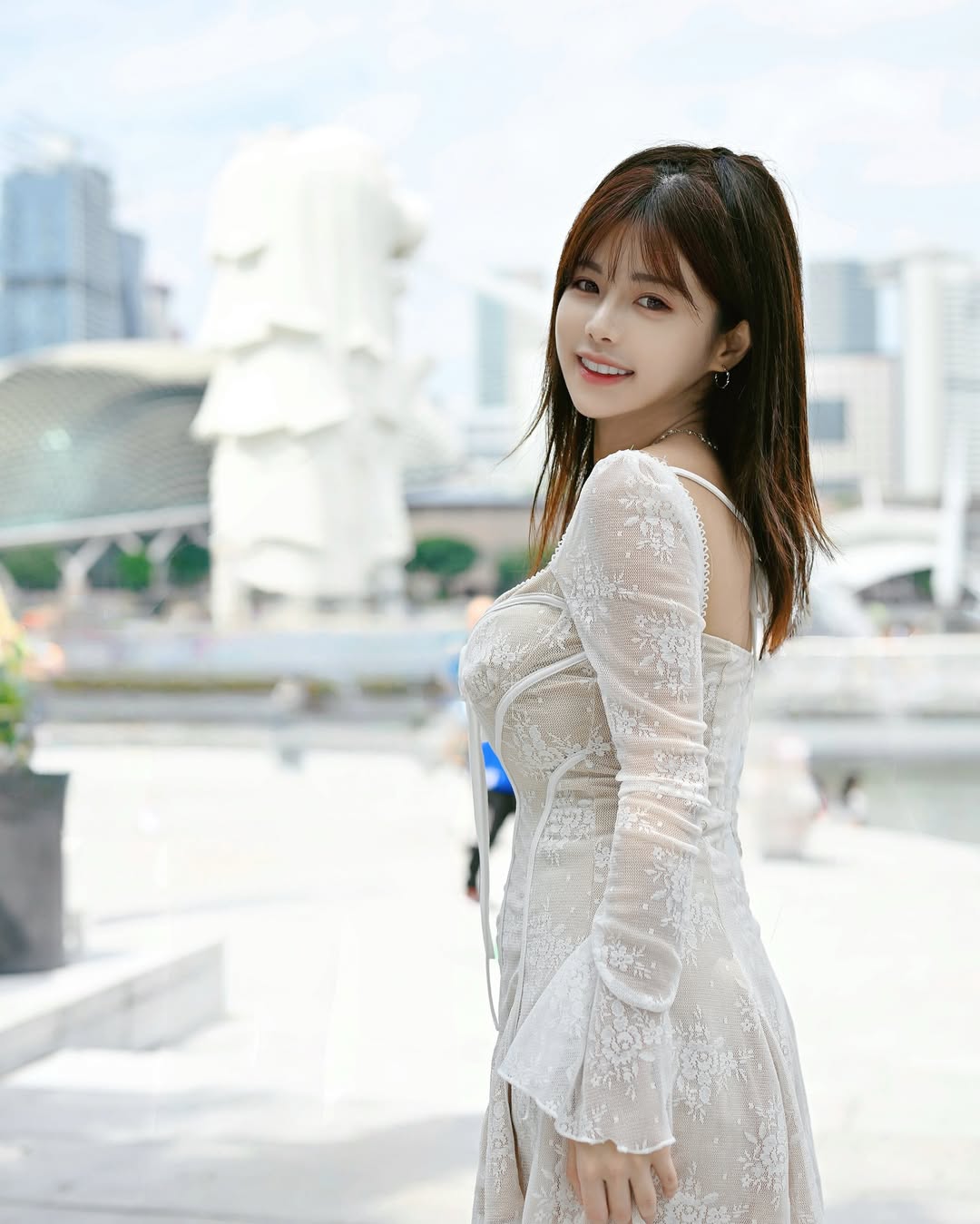 【正妹】小花姐接蕾丝连衣裙，公园新的视角重新认识美好！