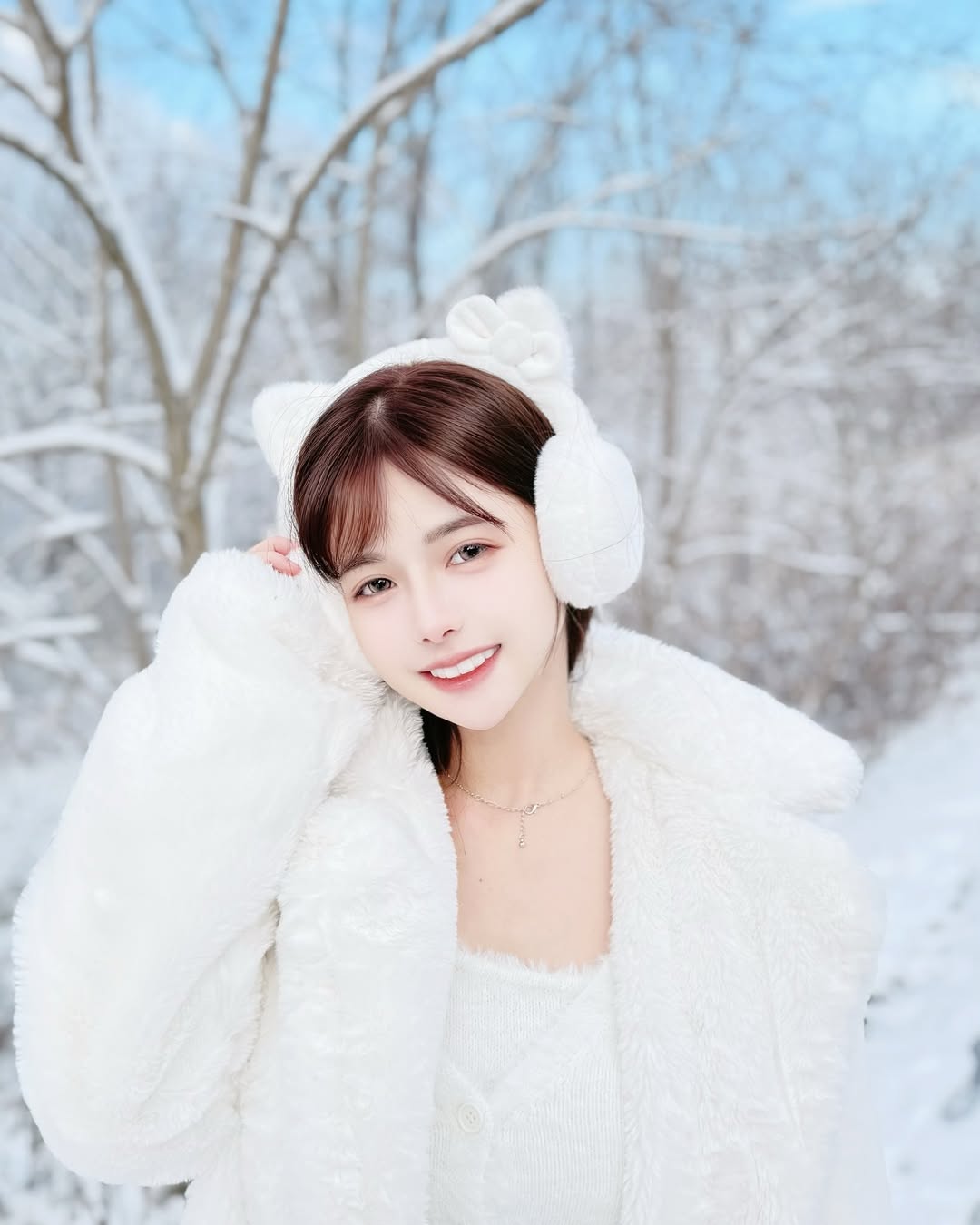 【正妹】小花姐接白雪美景写真，生活的态度情感表达！