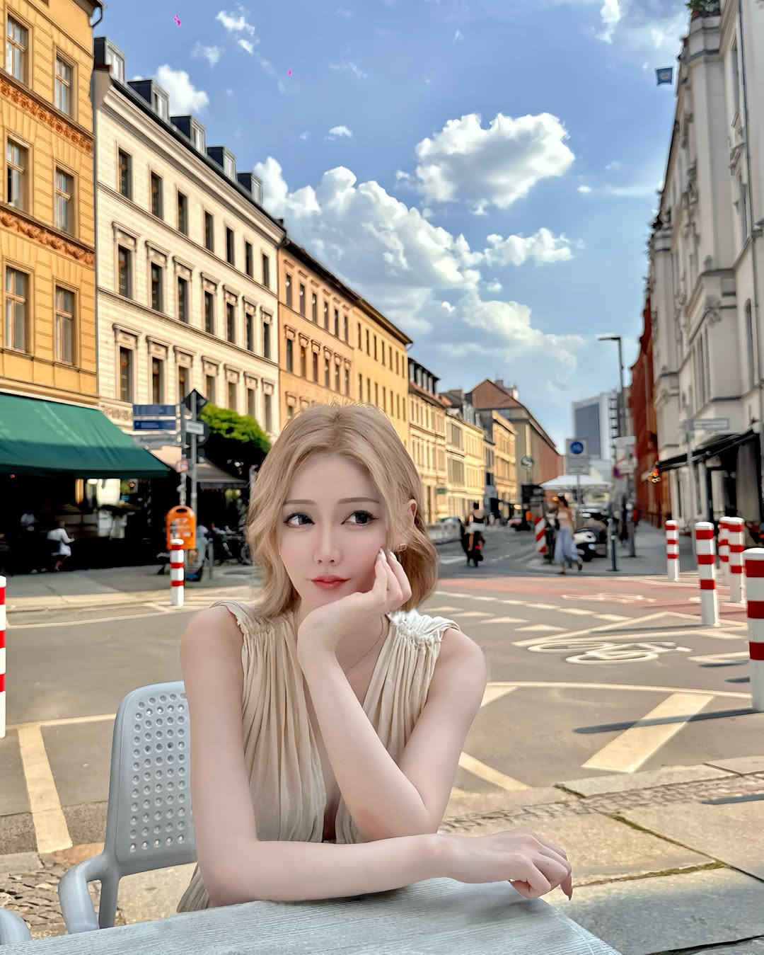 【正妹】酸酸Enny 礼服街拍，无论你喜欢复古街头还是浪漫！