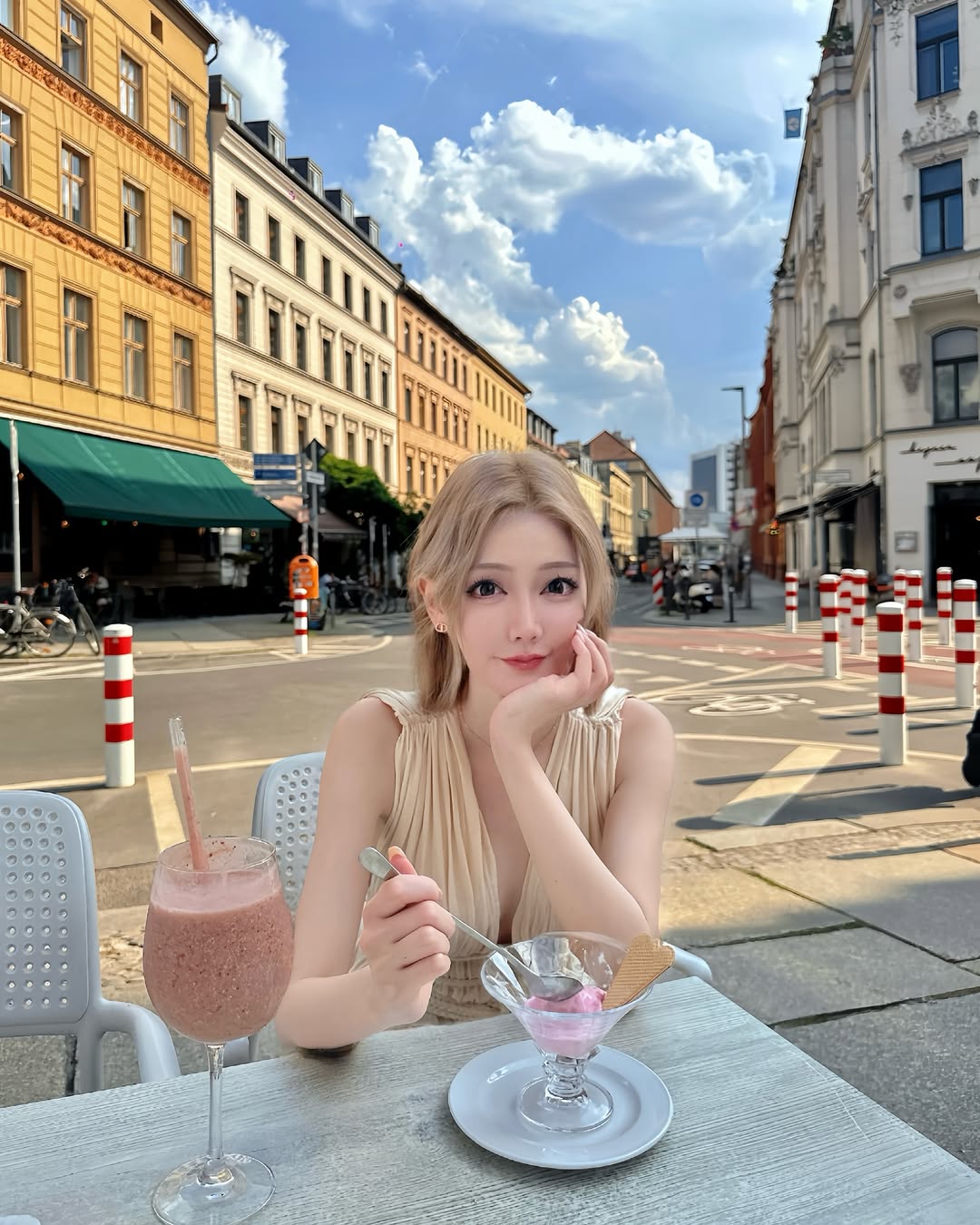 【正妹】酸酸Enny 礼服街拍，无论你喜欢复古街头还是浪漫！