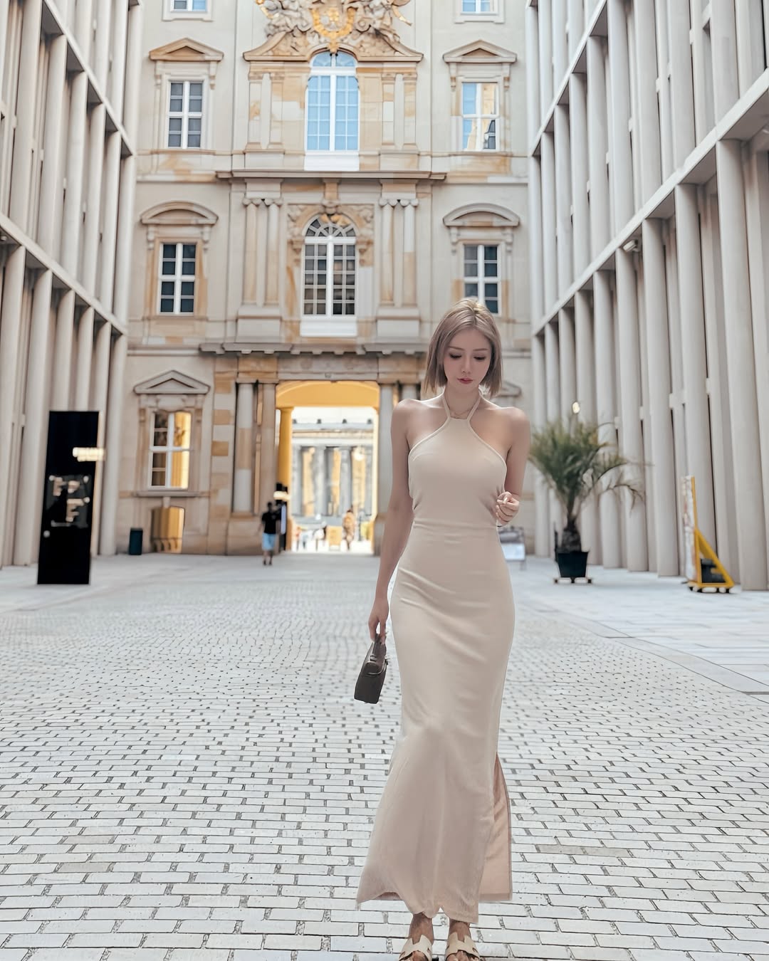 【正妹】酸酸Enny 超美连衣裙街拍，时尚并非为了取悦他人！