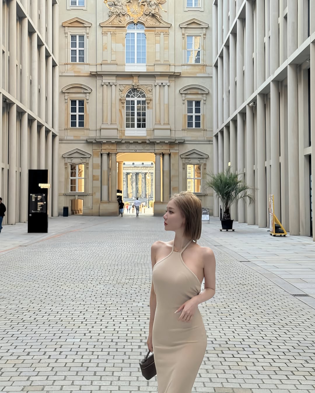 【正妹】酸酸Enny 超美连衣裙街拍，时尚并非为了取悦他人！