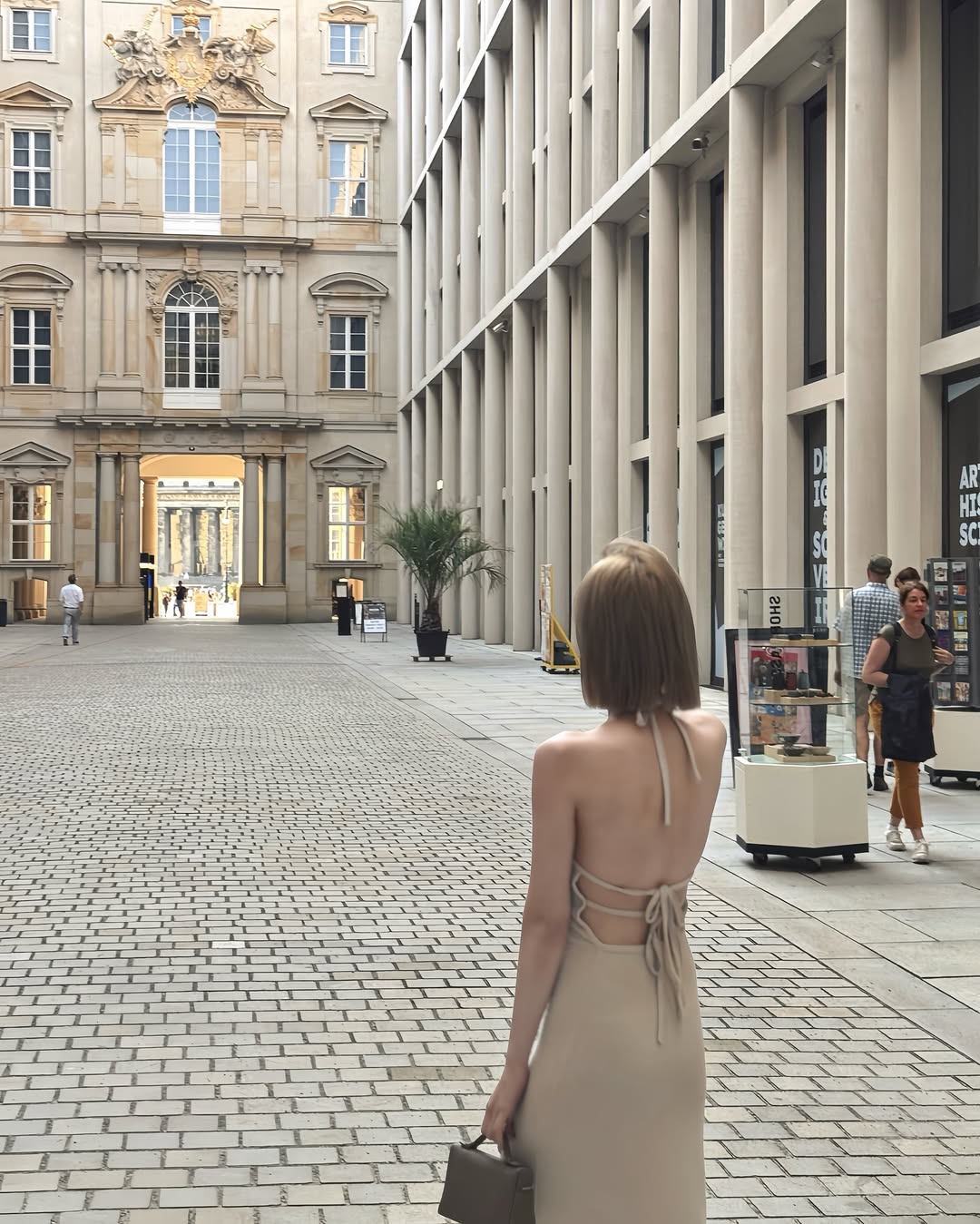 【正妹】酸酸Enny 超美连衣裙街拍，时尚并非为了取悦他人！