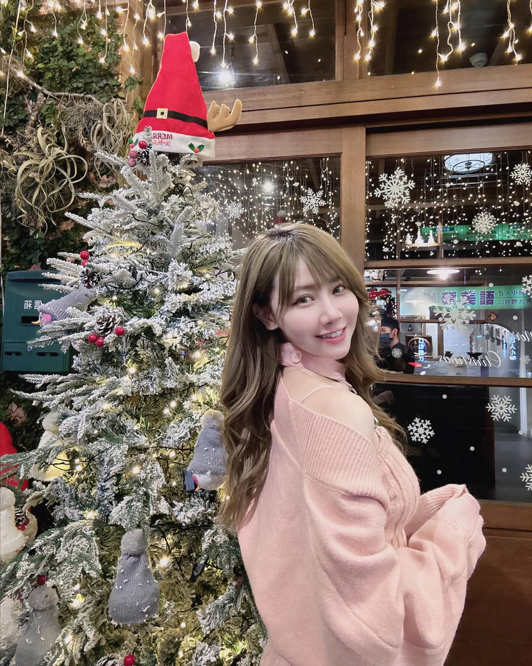 【正妹】小林儿针织连衣裙美照，品味一种被精心设计过的生活感！