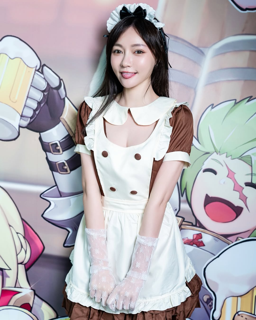 【正妹】苏小立黑丝女仆装超美，一道亮丽而温柔的风景线！