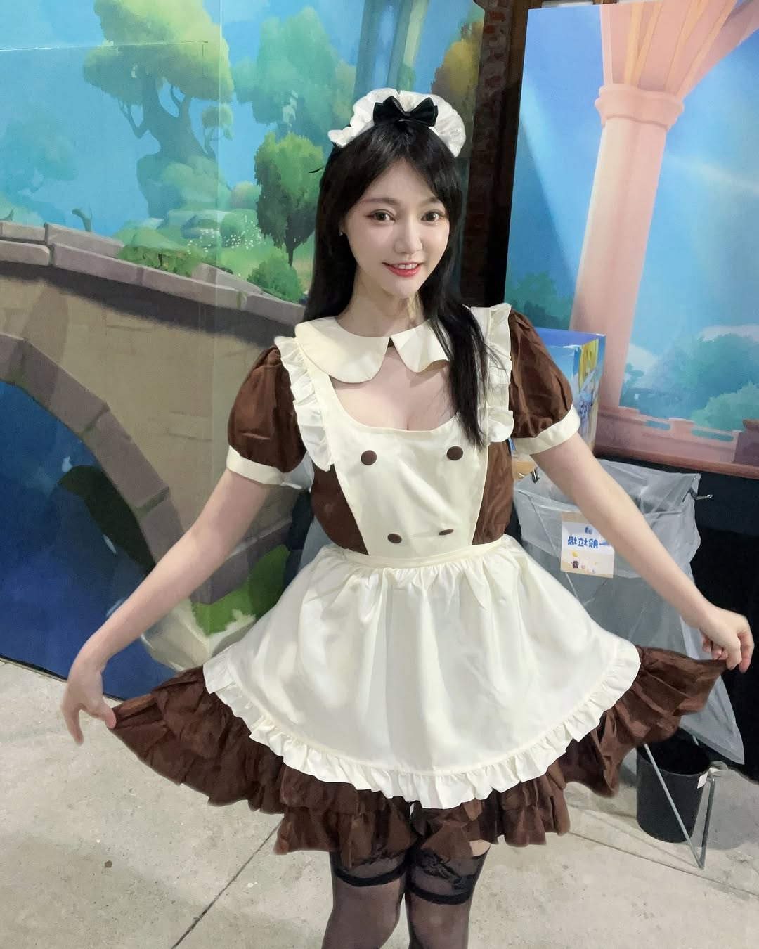 【正妹】苏小立黑丝女仆装超美，一道亮丽而温柔的风景线！