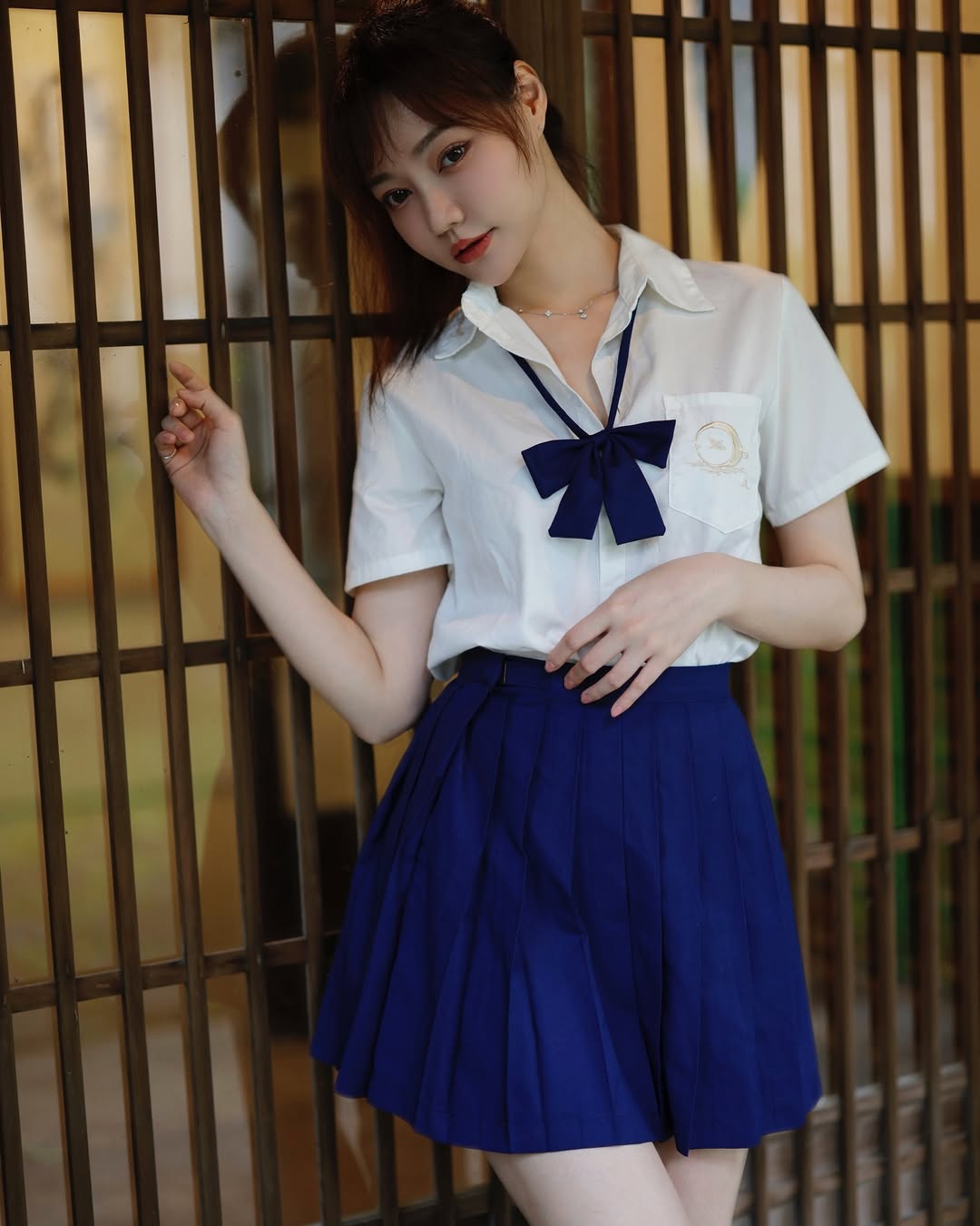 【正妹】苏小立的JK制服写真，气质与专业并存的耀眼魅力！