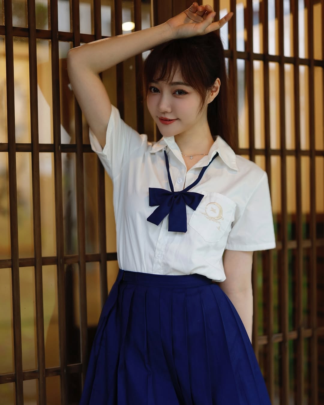 【正妹】苏小立的JK制服写真，气质与专业并存的耀眼魅力！