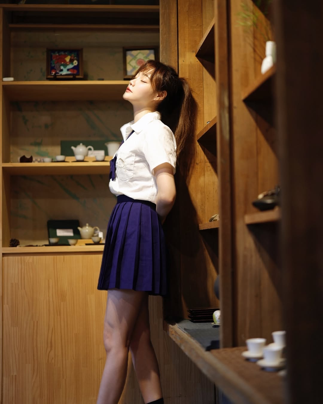 【正妹】苏小立的JK制服写真，气质与专业并存的耀眼魅力！