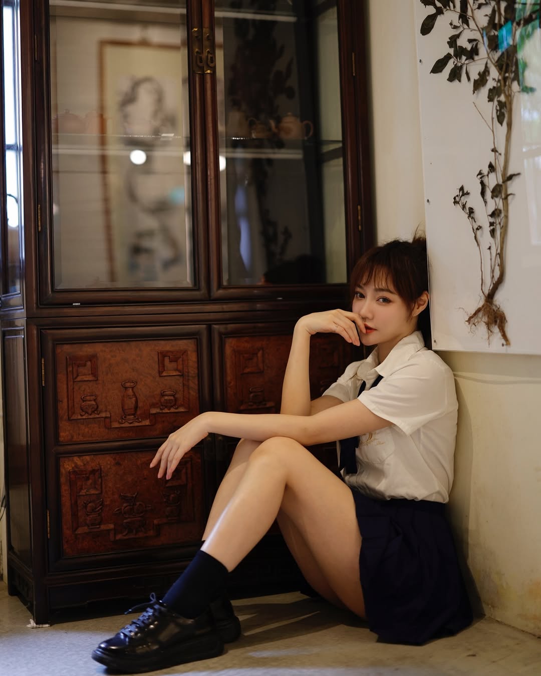 【正妹】苏小立的JK制服写真，气质与专业并存的耀眼魅力！